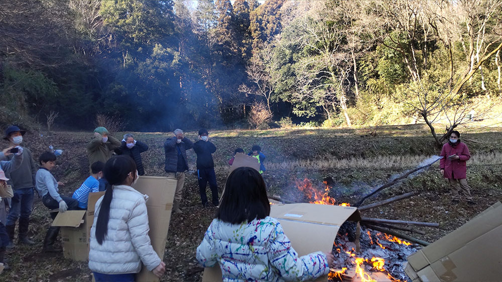 ダンボール迷路＆大焚火